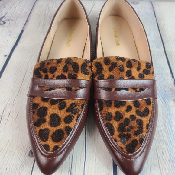 ModCloth The Cats Meow Faux Leather Brown Loafers Leopard Print Panel size 9 - Picture 2 of 9